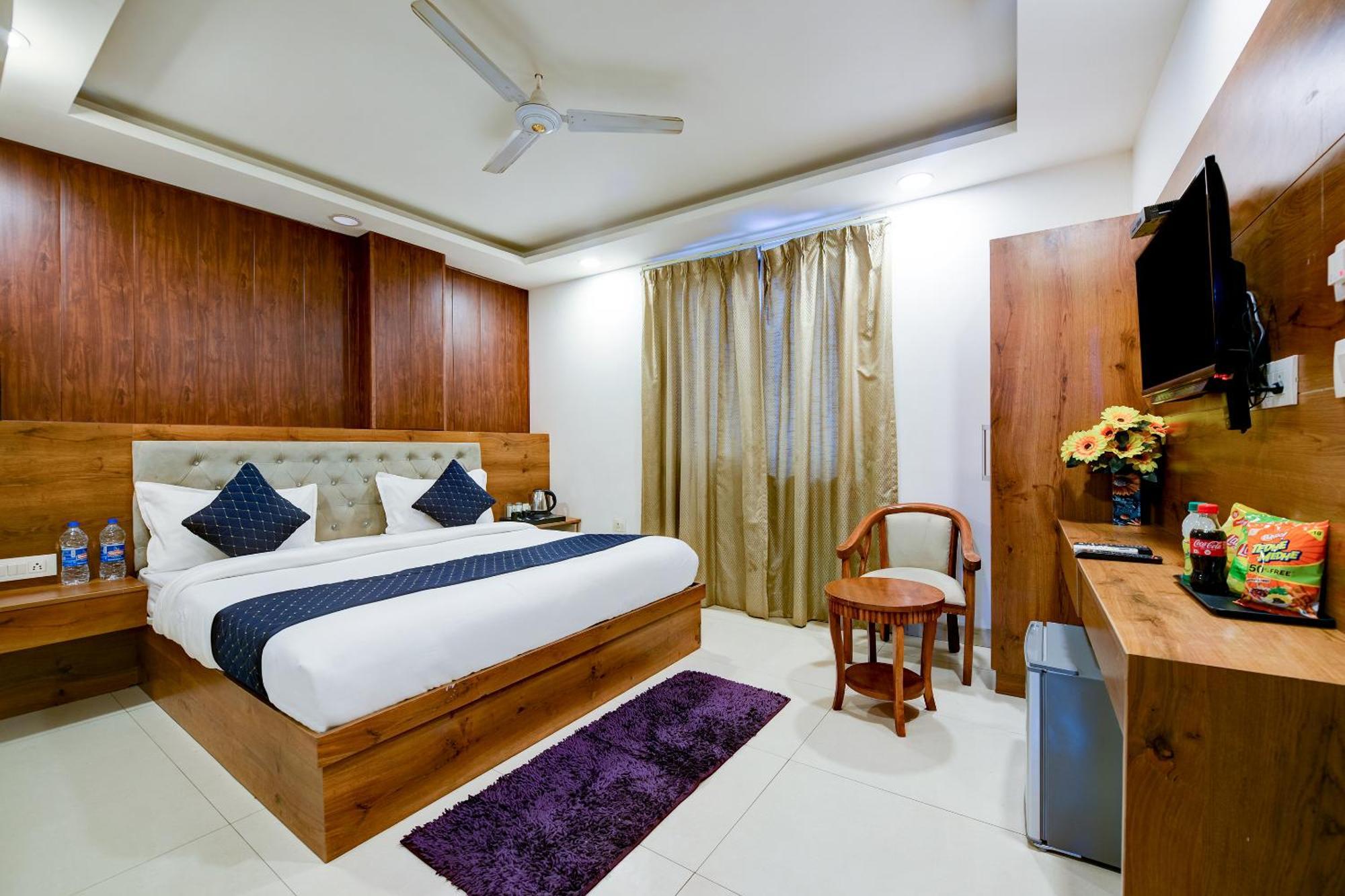 Hotel Grand Qubic Near Delhi Airport Нью-Делі Екстер'єр фото